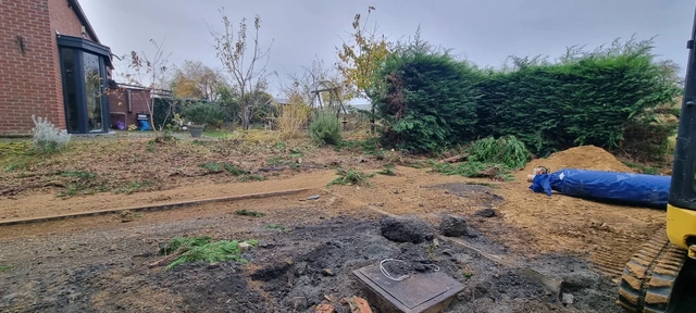 Une vue du terrain pendant les travaux de préparation.